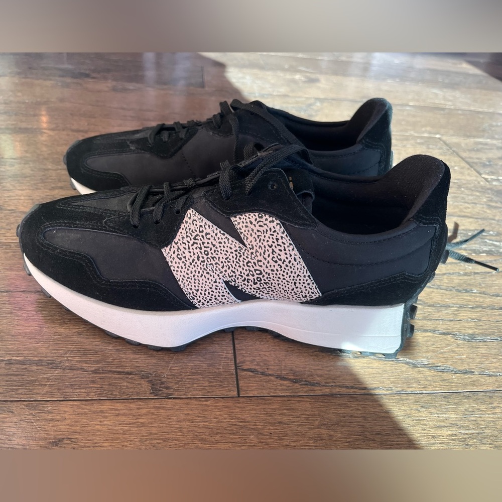 Women's New Balance 327 Sneakers - Picture 7 of 10